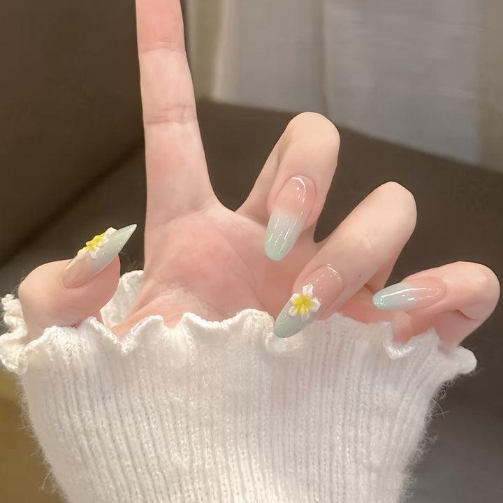 Elegant Floral-Design Press-On Nails Stornfield