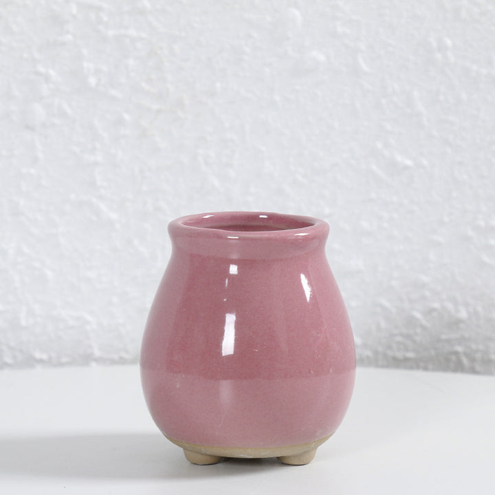 Contemporary Curved Ceramic Vase Stornfeild