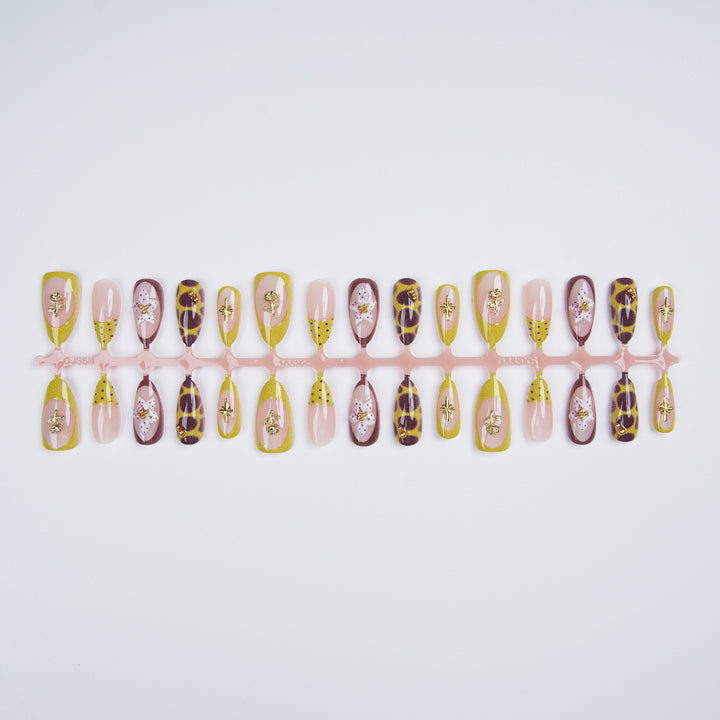 Elegant Artificial Nail Set with Unique Design Stornfield