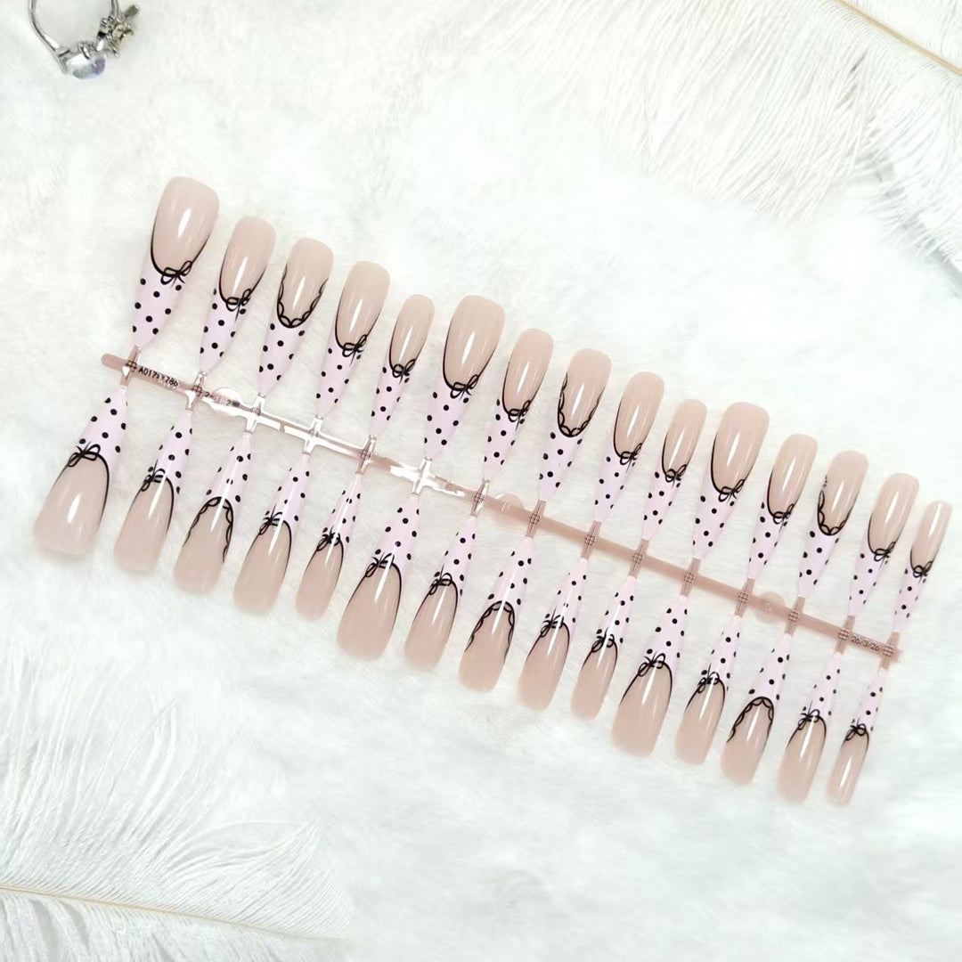 Trendy Nail Art Stornfield