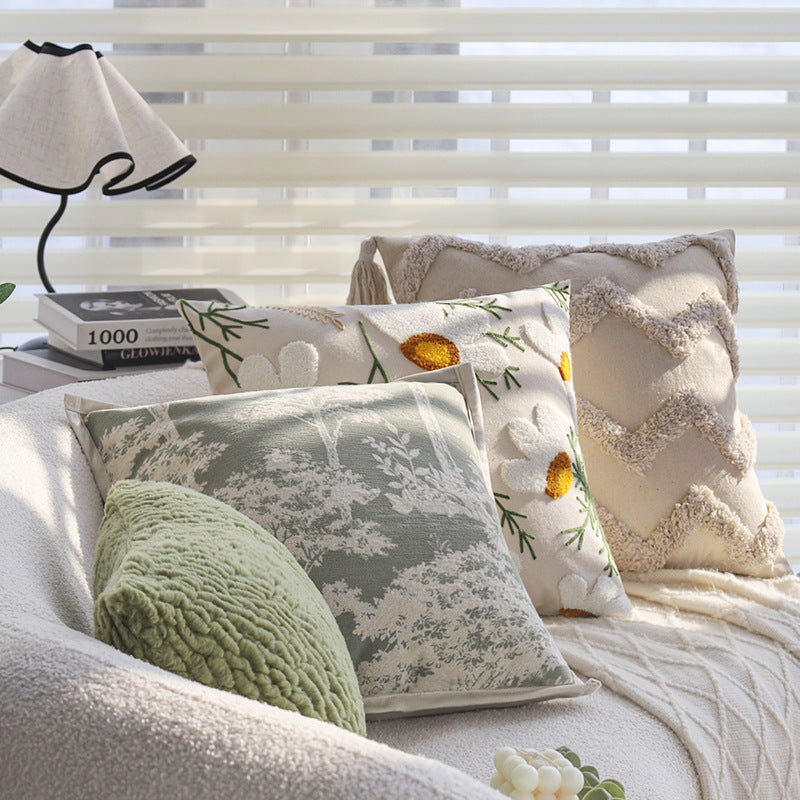 Decorative pillow with zigzag pattern