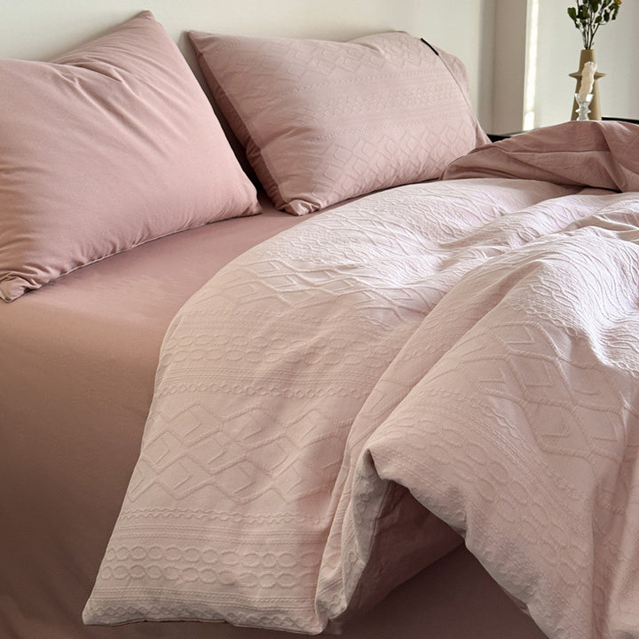 Reversible bedding set with fine cable pattern jacquard texture