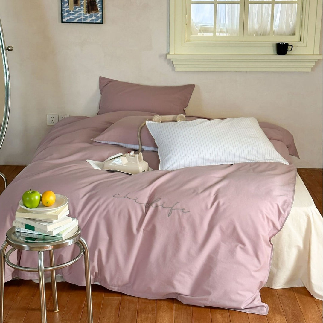 Bedding set made of cotton satin with Chilllife embroidery, extra soft touch and reversible pillowcases