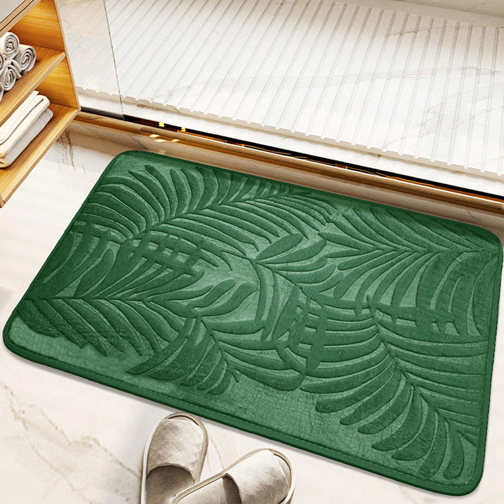 Plush Tropical Leaf Bath Mat for Bathroom
