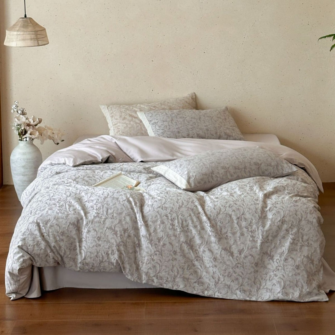 Jacquard Damask Duvet Cover Set with Hidden Closure and Corner Ties