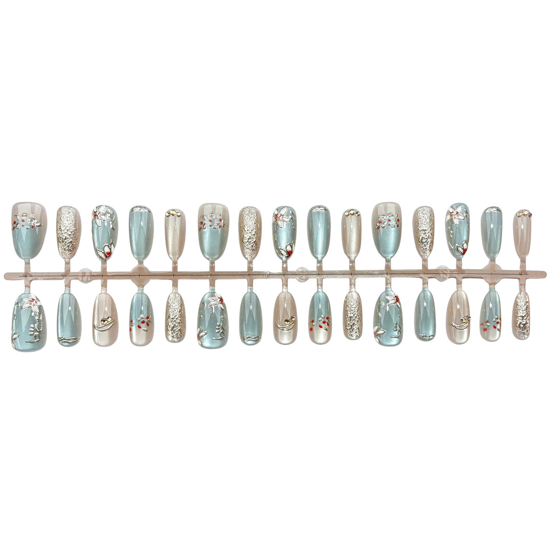 Decorative Press-On Nail Art Set with Unique Floral Accents