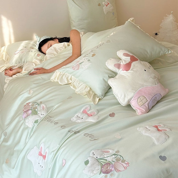 Ruffled Cotton-Linen Duvet Cover Set with Embroidered Bunny Appliqué and Decorative Shams
