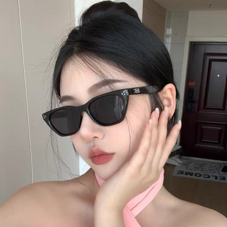 Ladies fashionable retro sunglasses with elegant design Stornfield