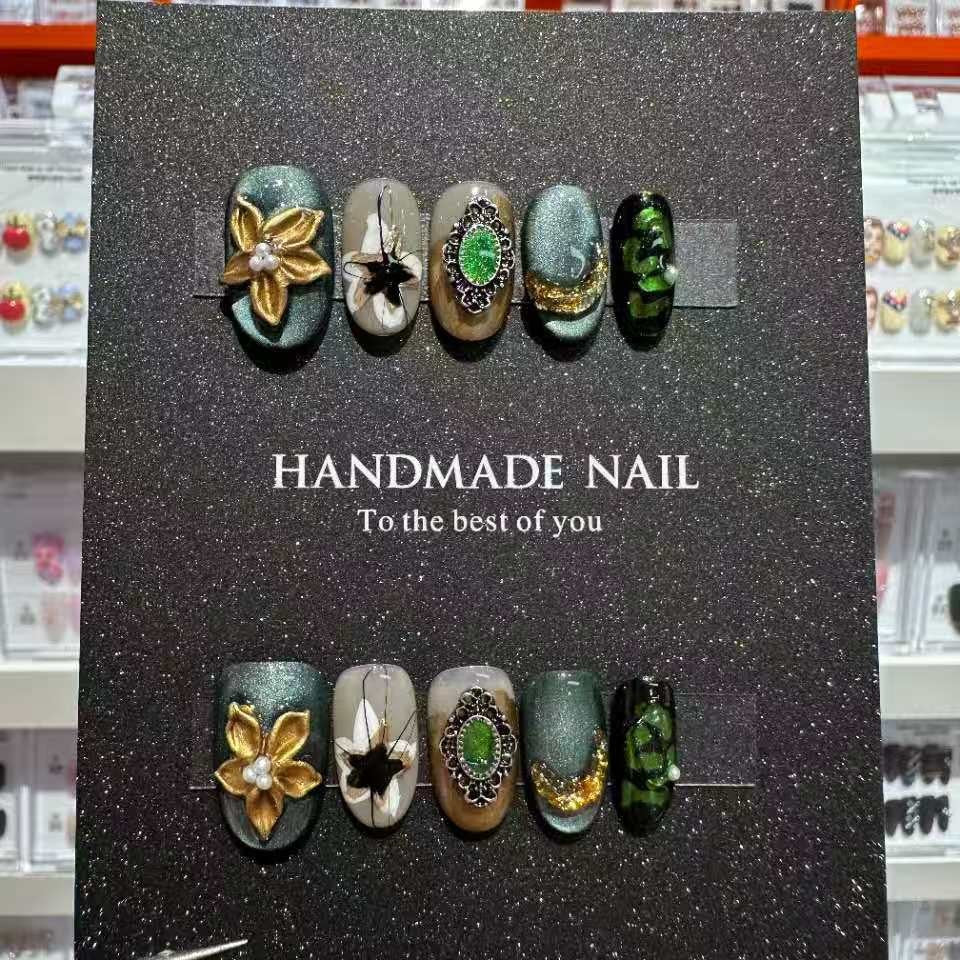 Handmade Glamorous Press-On Nail Art Set