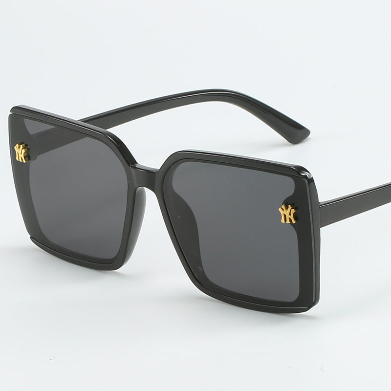 Women's Oversized Sunglasses with Elegant Lenses Stornfield