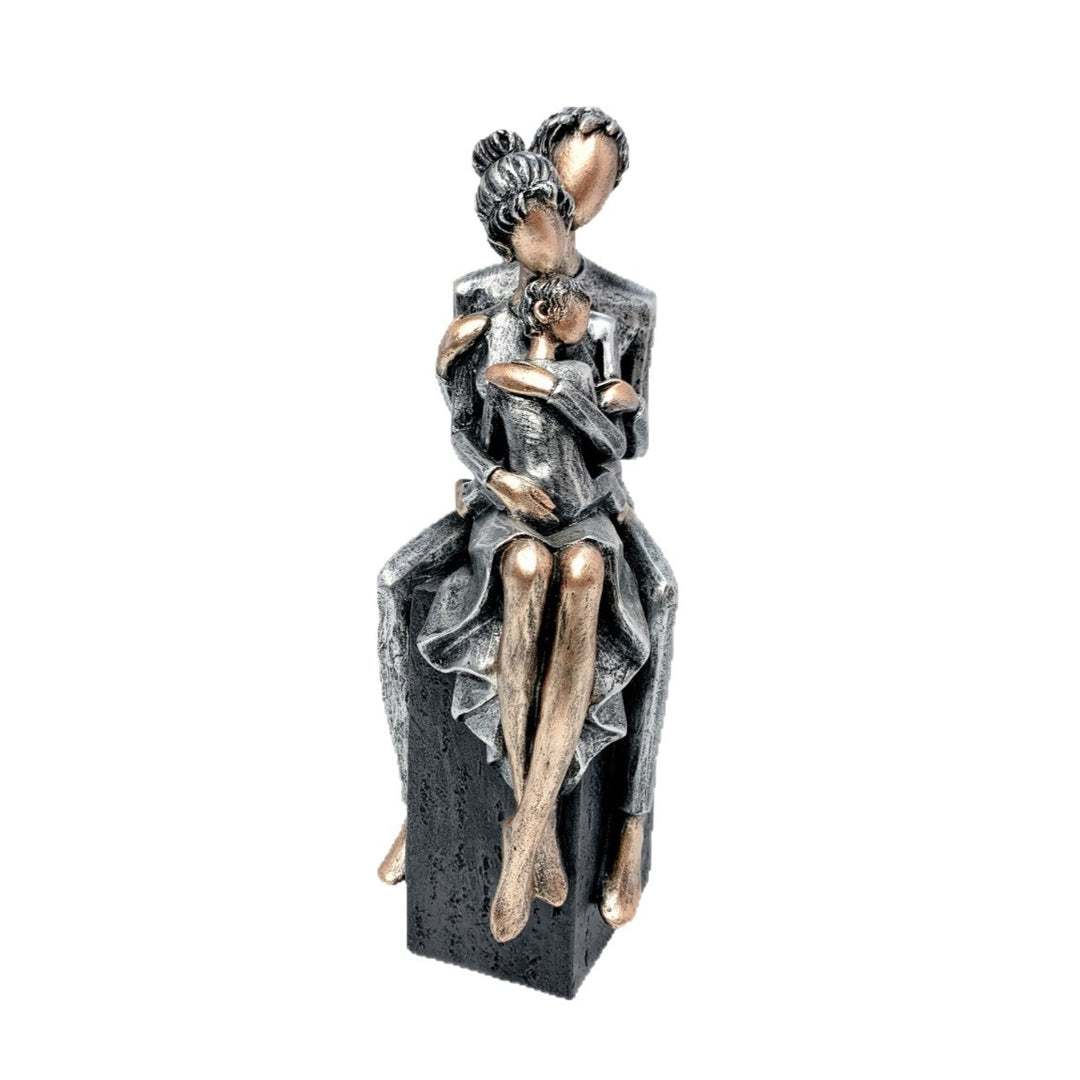 Elegant sculpture of a romantic couple Stornfield