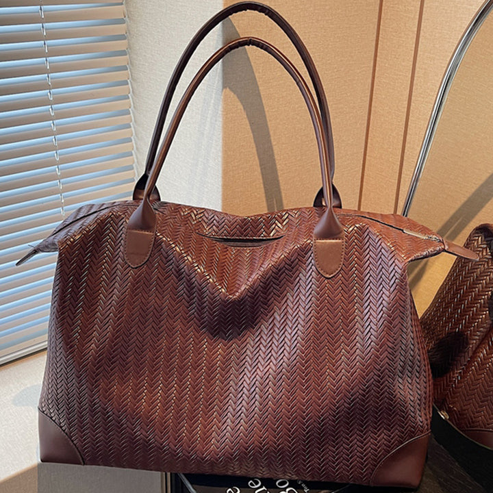 Luxurious Travel Bag In Modern Zigzag Pattern Stornfield