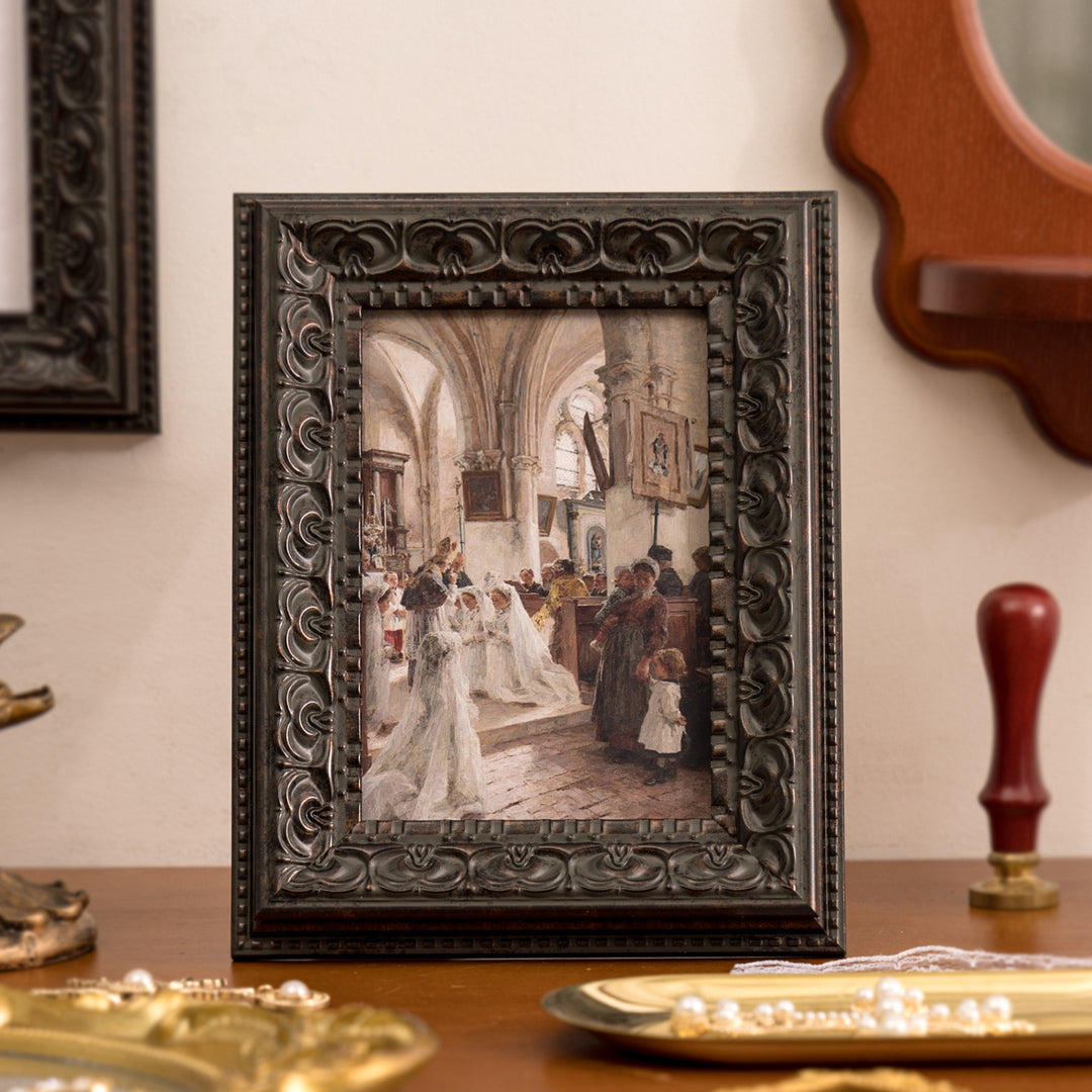 Ornate Vintage Picture Frame for Home Display