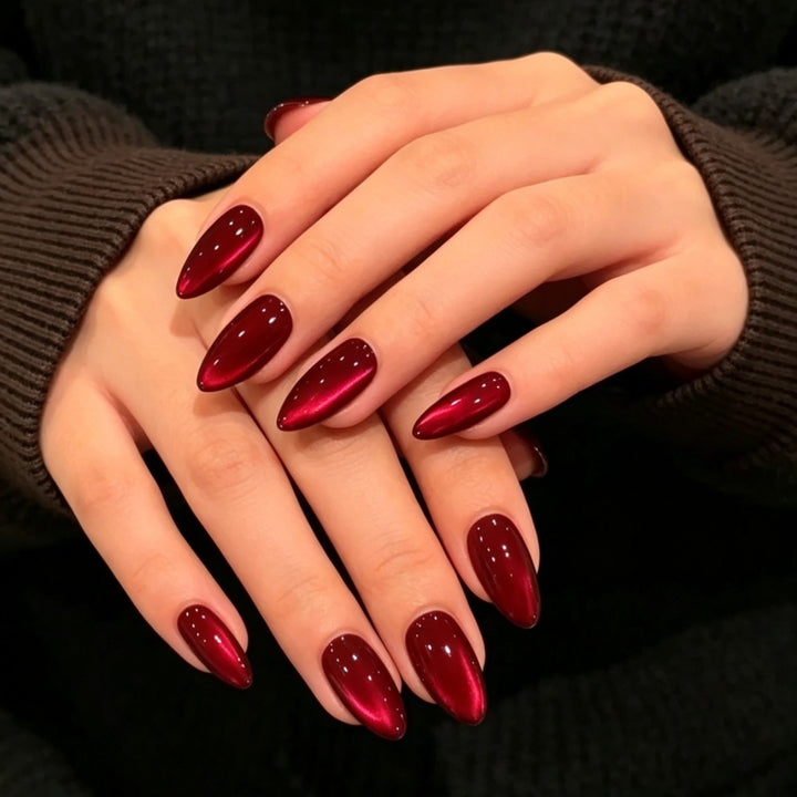Artificial nails with high-gloss finish and elegant shape Stornfield