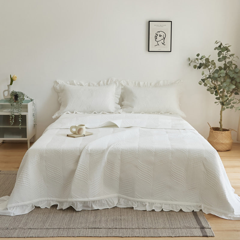Quilted Leaf-Pattern Ruffled Bedspread and Pillow Sham Set