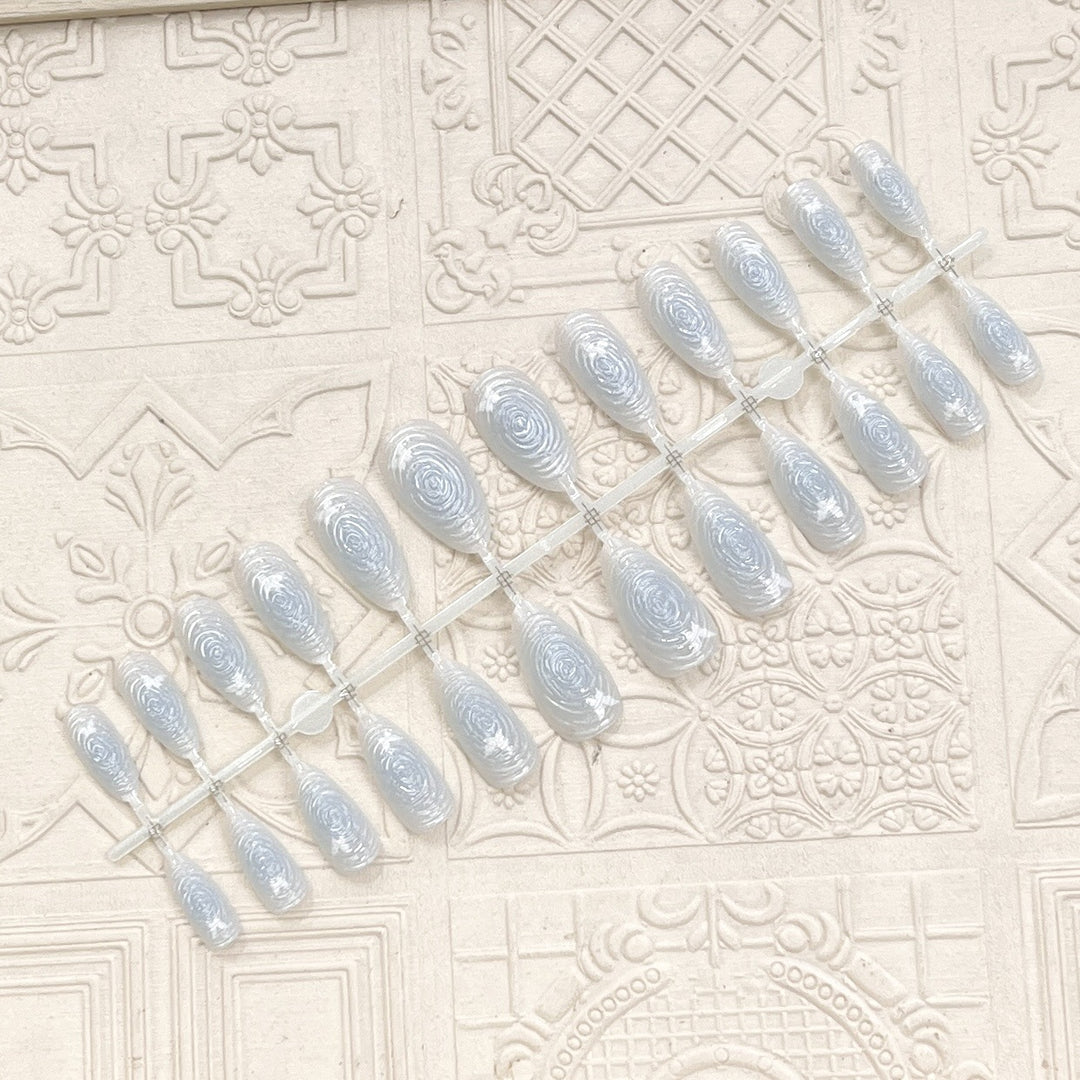 Artistic Floral-Accent Press-On Nail Set Stornfield