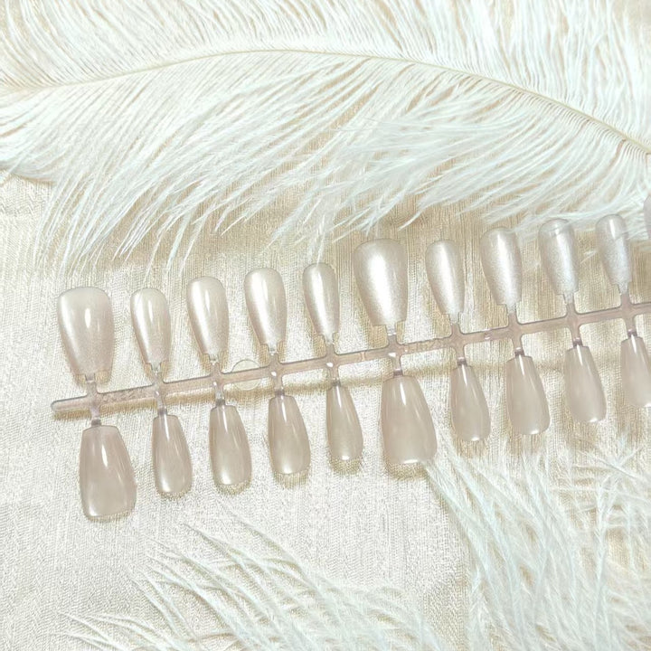 Artificial Nails in Elegant Nude Look Stornfield