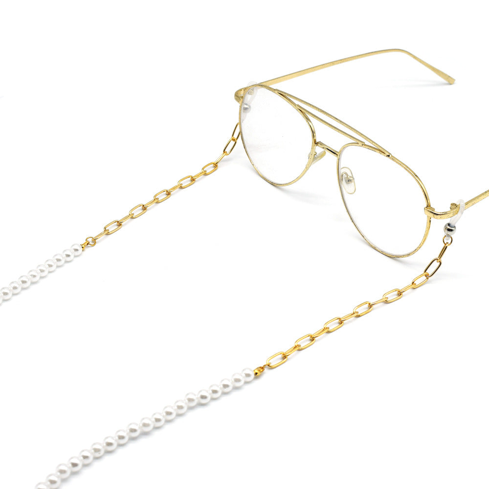 Elegant Pearl and Gold Chain Eyewear Holder Stornfield