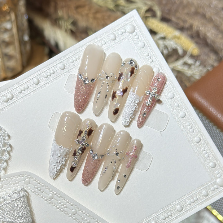 Glamorous Press-On Nail Art Kit with Innovative Design Elements Stornfield