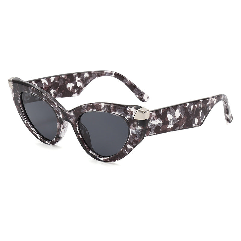 Ladies Cat-Eye Sunglasses in Luxurious Tortoise Design Stornfield