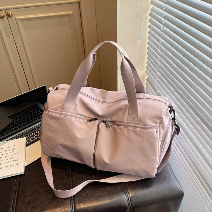 Sporty travel bag with expandable compartments Stornfield