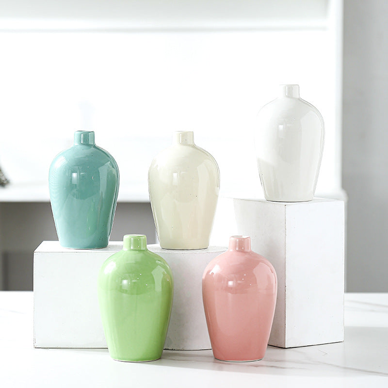 Elegant Ceramic Decorative Vase Stornfeild