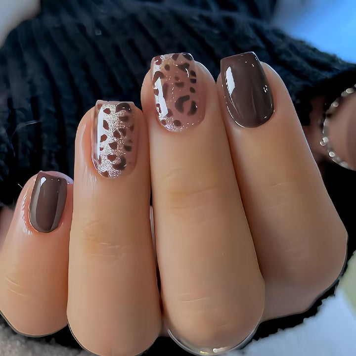 Artificial artificial nails with modern leopard design Stornfield