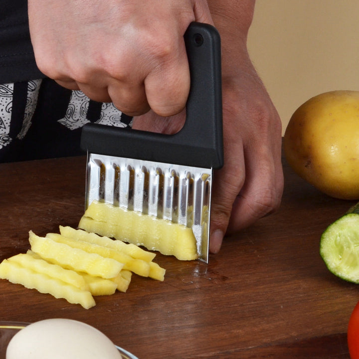 Multifunctional dough cutter with ergonomic handle Stornfield