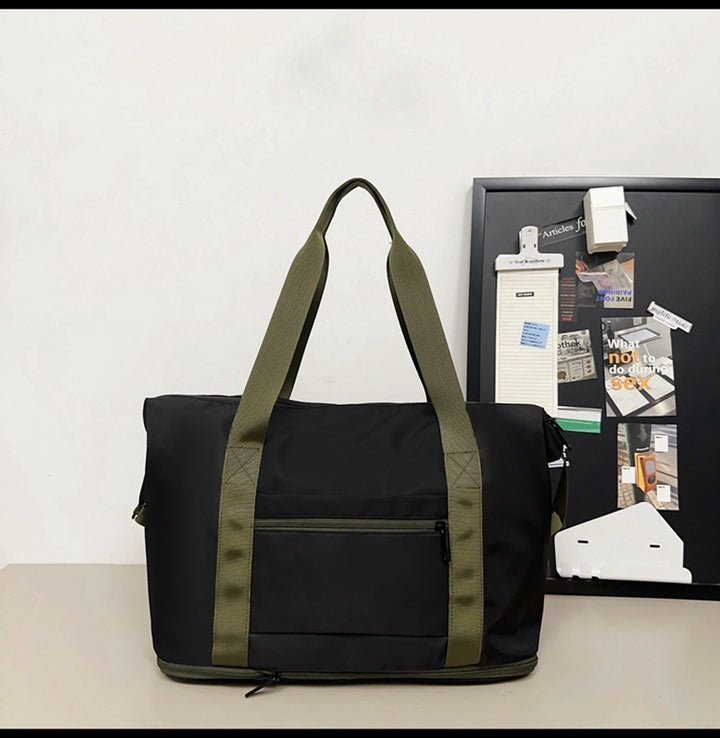 Spacious sports and travel bag with water-repellent material Stornfield