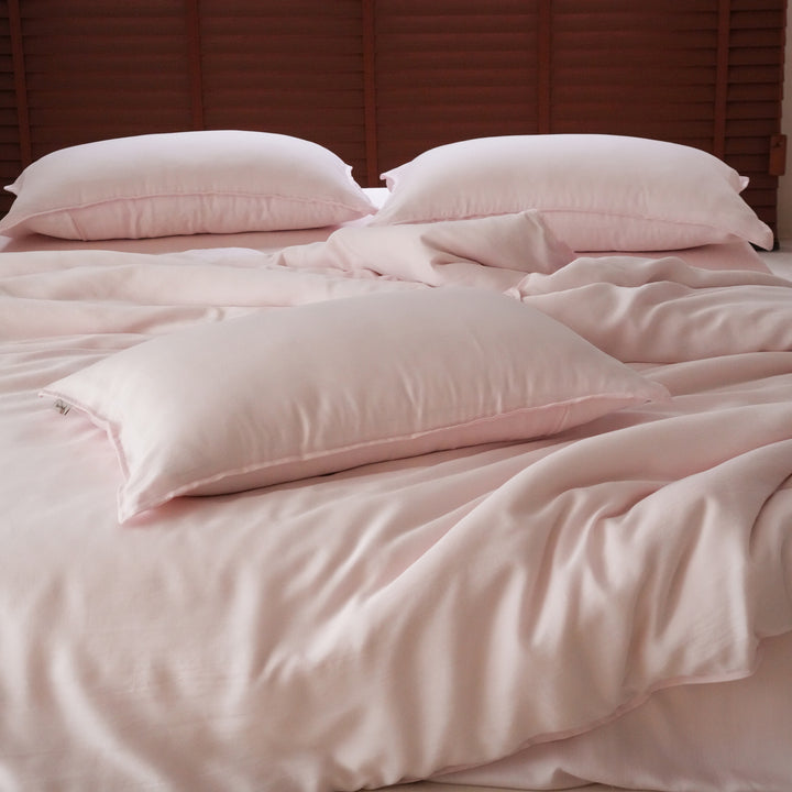 High-quality cotton percale bed linen with an extra soft feel and hidden zipper