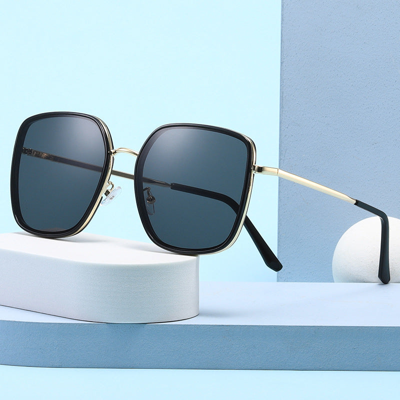 Ladies square sunglasses with luxurious metal frame and UV protection Stornfield