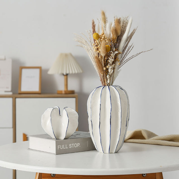 Decorative ceramic bowl in flower design Stornfield