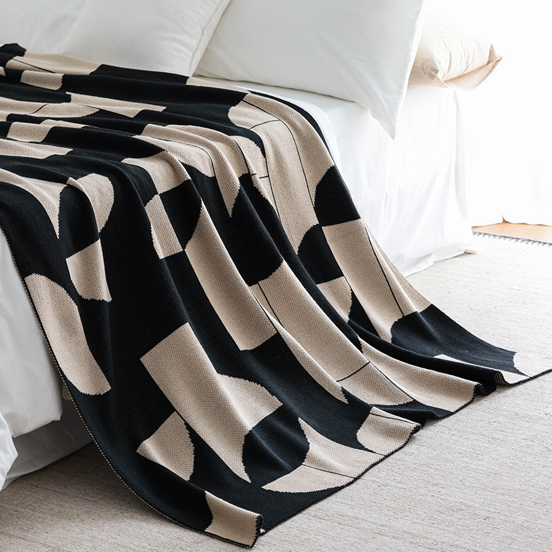 Geometric Pattern Throw Blanket