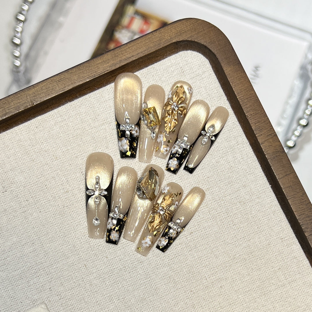 Elegant Decorative Press-On Nail Art Set with Rhinestone and Floral Accents Stornfield