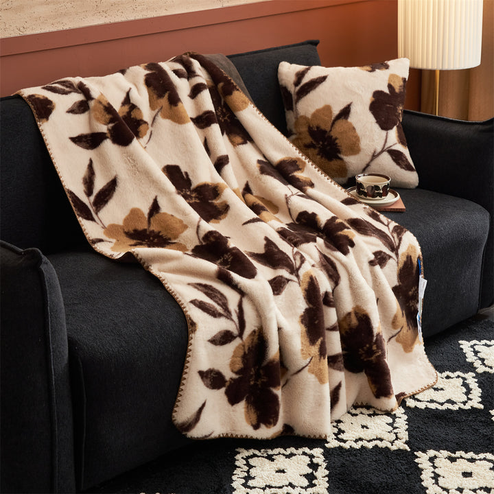 Floral Patterned Cozy Fleece Blanket