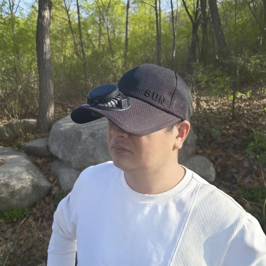 Sun Cap with removable solar fan, breathable mesh and adjustable umbrella Stornfield