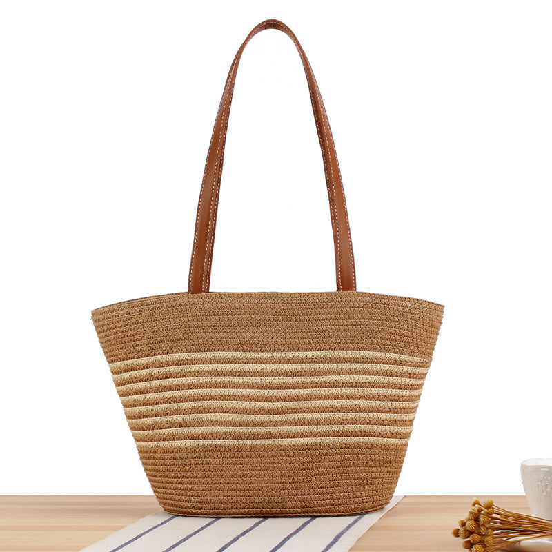 Tote bag with structured design made of natural wicker Stornfield