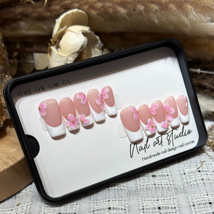 Floral Embellished Press-On Nail Set Stornfield
