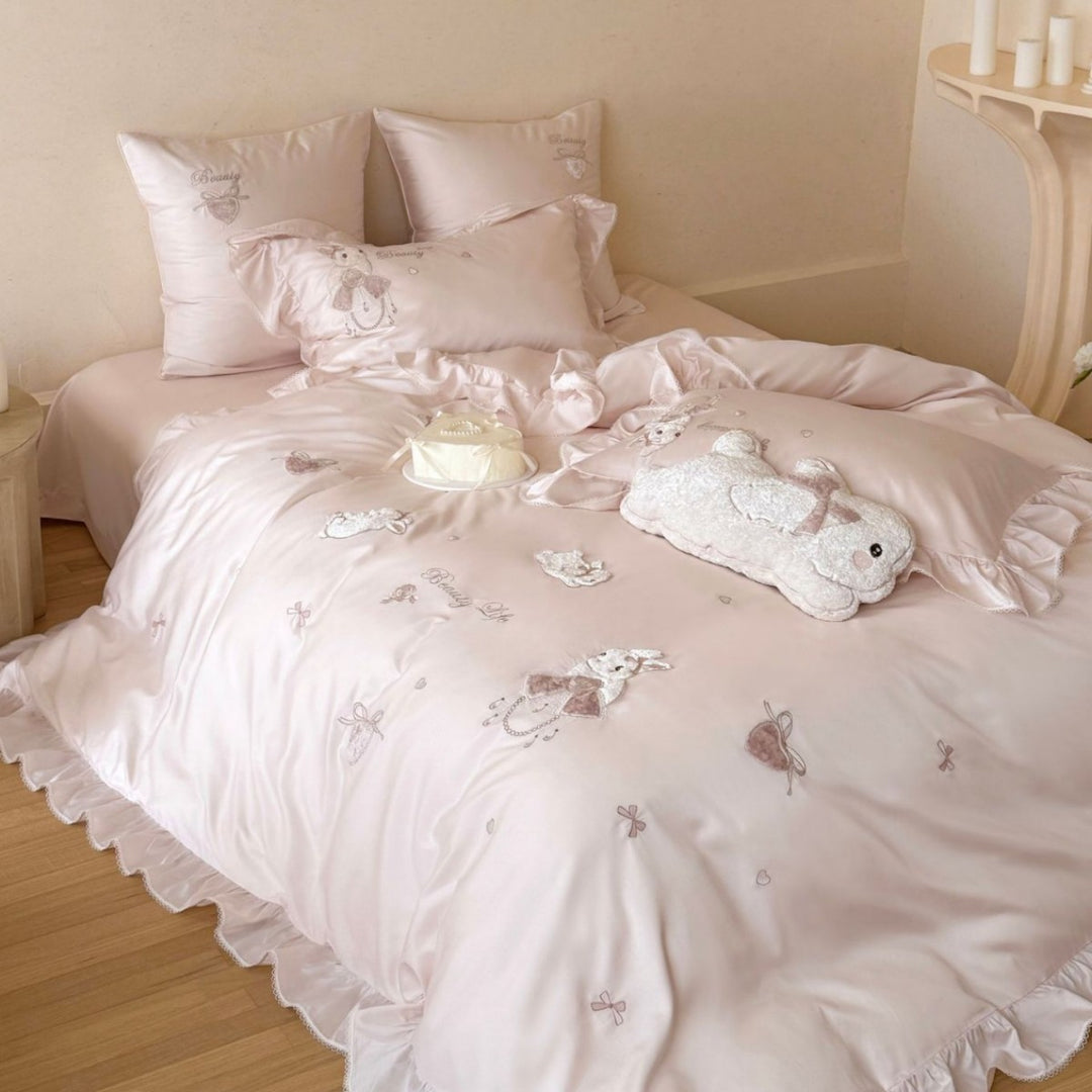 Luxurious Satin-Feel Ruffled Duvet Cover Ensemble with Embroidered Appliqué Pillow Shams