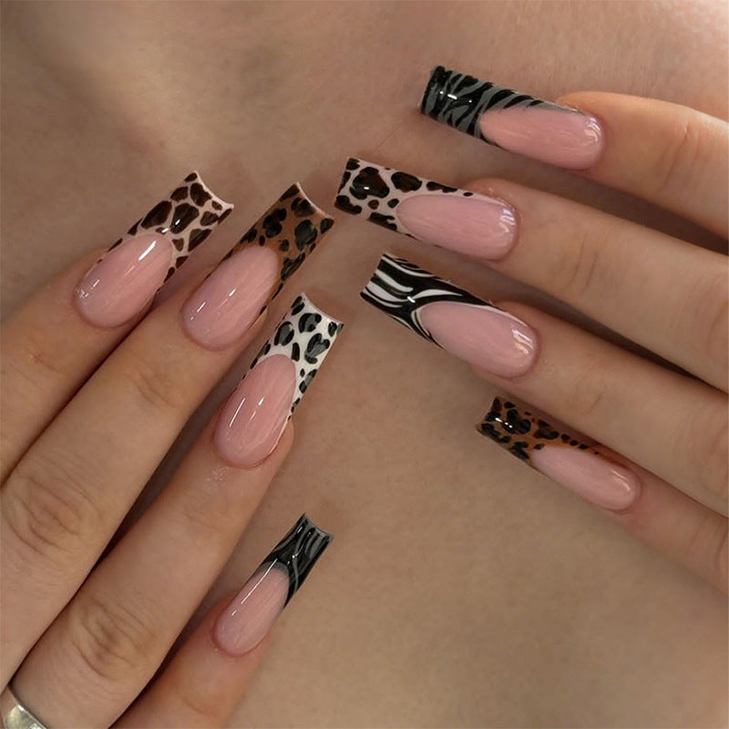 Artistic Patterned Press-On Nail Set Stornfield