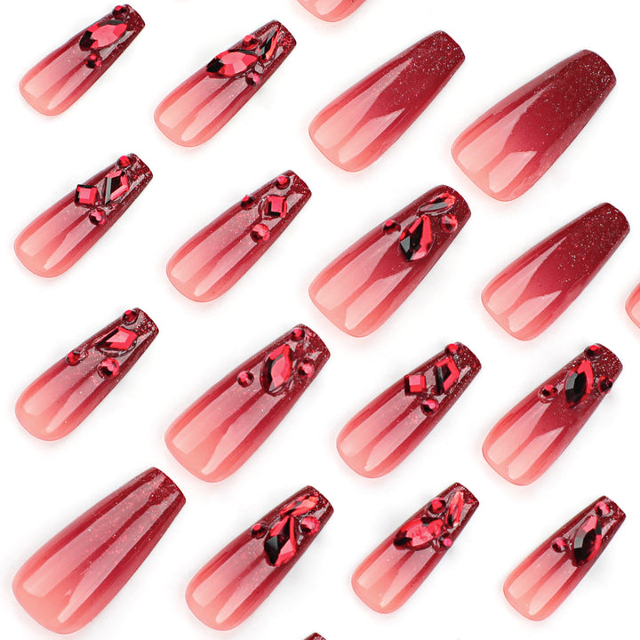 Glamorous nail art with crystal design Stornfield