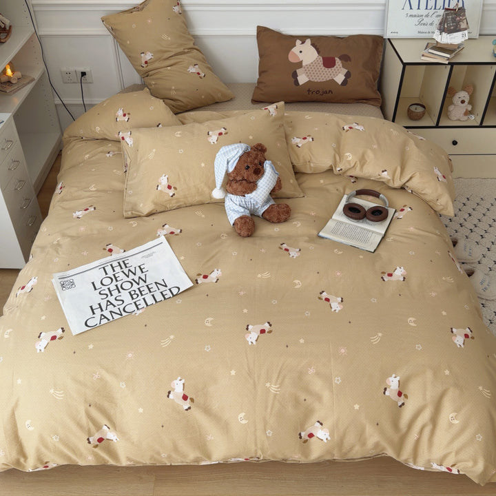 Children's bedding set made from skin-friendly cotton blend with playful pony print