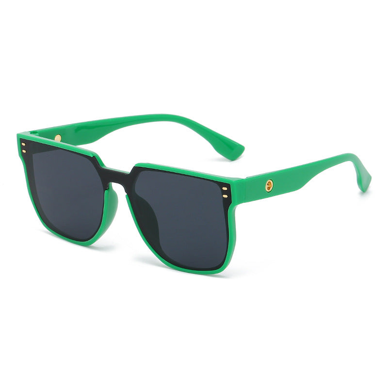 Women Fashionable Oversized Sunglasses with Distinctive Design Stornfield