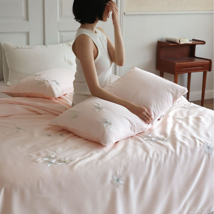 Silky Cotton-Sateen Embroidered Floral Duvet Cover Set with Appliqué Shams