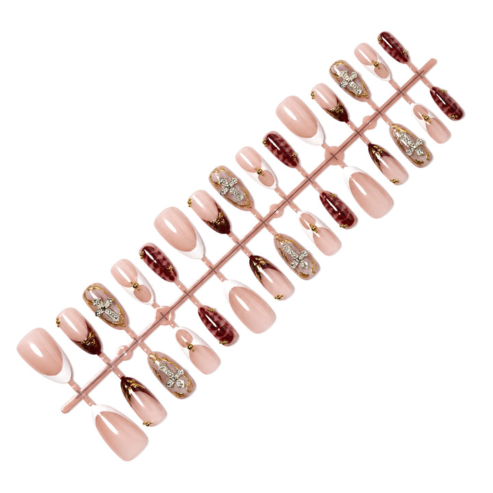 Artificial nails with elegant glitter and jewelry details Stornfield