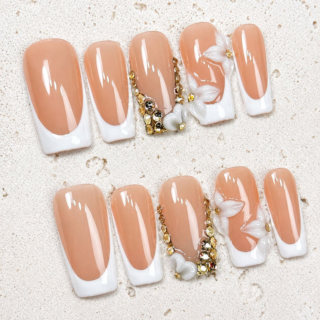 Detailed Articulated Press-On Nail Set