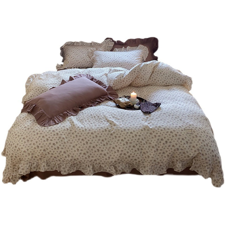 Romantic ruffle bedding set made of cotton percale with vintage floral print