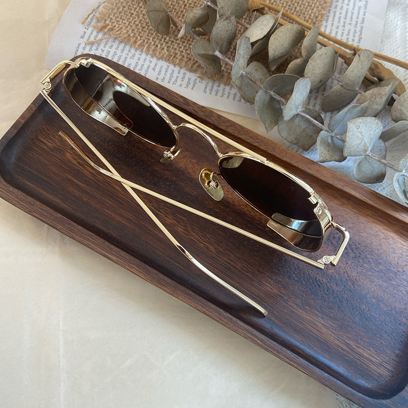 Fashionable Round Sunglasses with Fine Metal Frame Stornfield