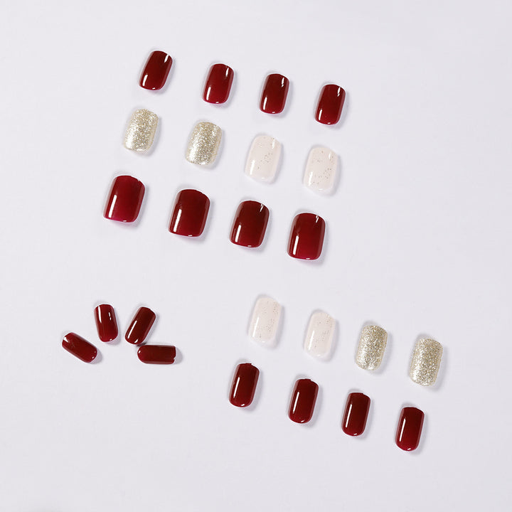 Elegant and luxurious nail art Stornfield