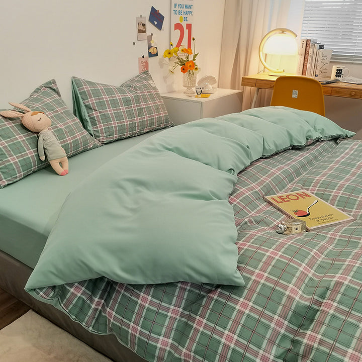 Stylish Checkerboard Pattern Bedding Set